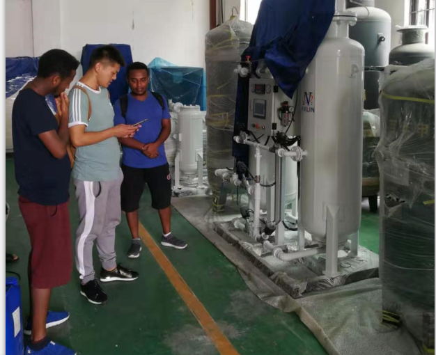 Clientes etíopes vêm à nossa empresa para inspecionar o gerador de oxigênio